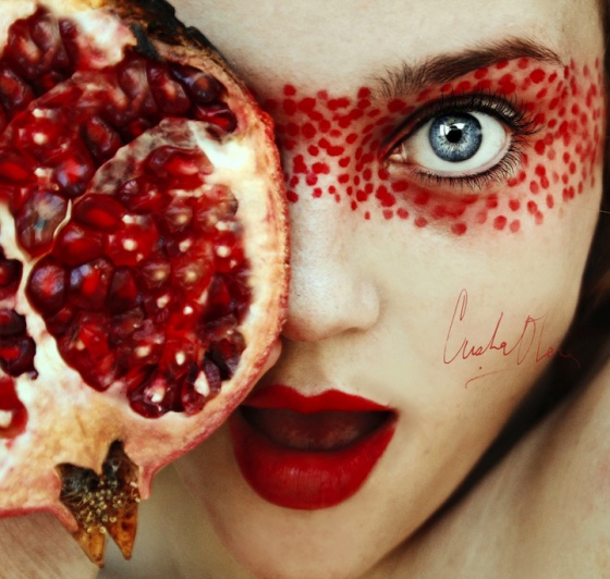 „Плодовите“ автопортрети на Cristina Otero (5)