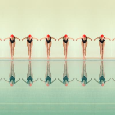 Повторяемост, симетрия, красота: ода за плуването в портретите на словашки фотограф