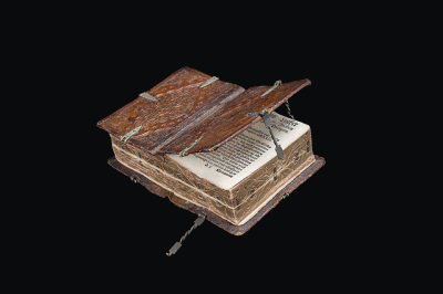 Шедьовър на книговезането от 16 век може да бъде четен по 6 начина