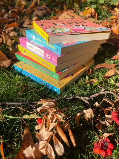Здравей, щастие!: разлистваме навременна и пъстра, нова поредица книги за най-малките